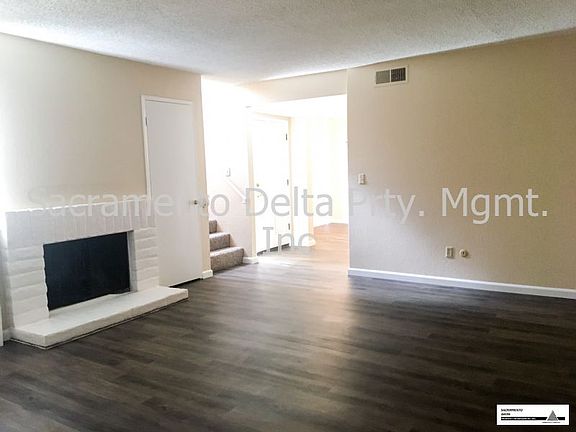 4th image of 6610 Surfside Way APT A