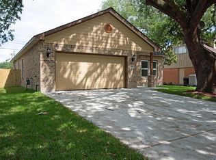 11710 N Evelyn Cir, Houston, TX 77071