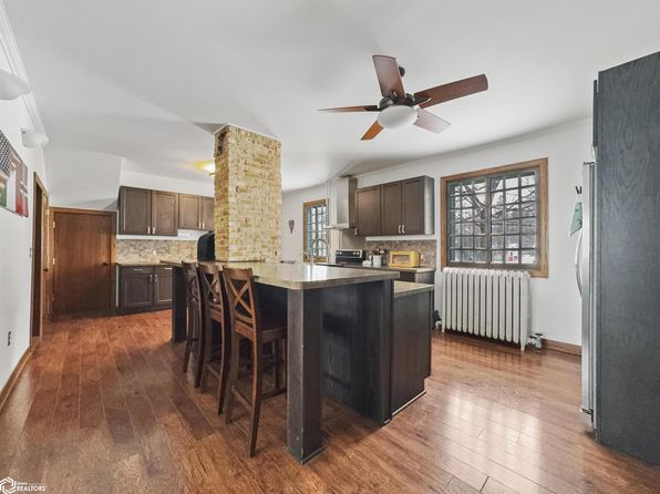 705 Central Ave E, Hampton, IA 50441