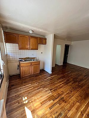 2nd image of 550 Ocean Ave #3