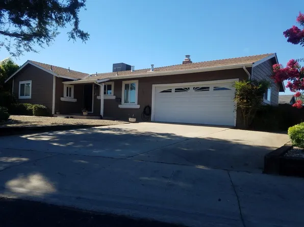 209 Ridge Dr, Lodi, CA 95240