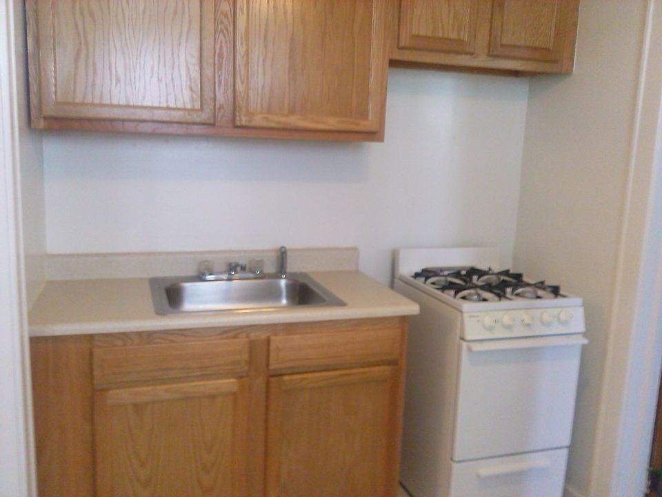 2nd image of 99 Oak St APT 1E