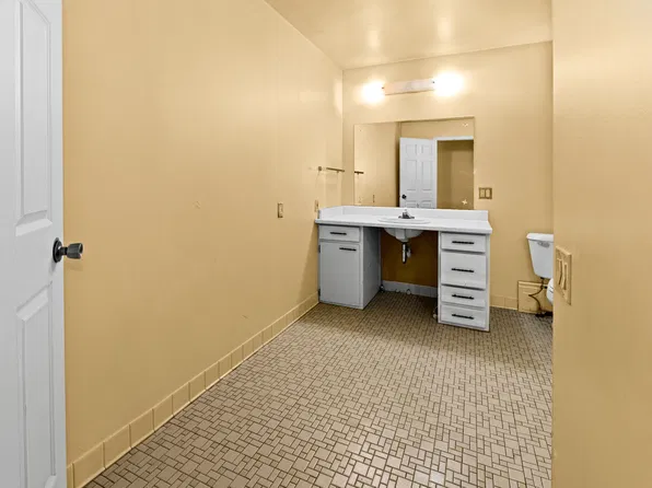 1120 N 11th Ave E, Duluth, MN 55805