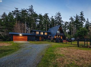 88726 Tokyo Ln, Bandon, OR 97411