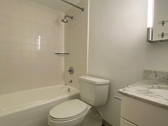 5th image of 219-29 S 18th St #1404