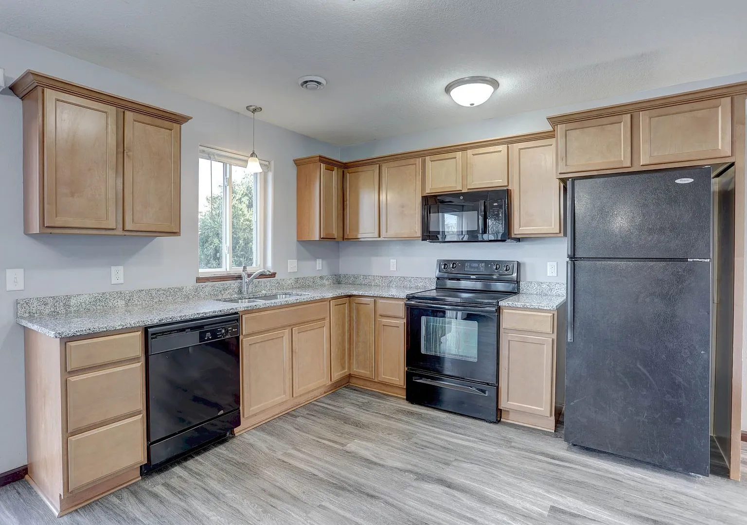 Indigo Crossing Townhomes — Photo 4