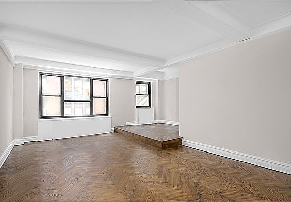 3rd image of 15 E 36th St APT 2D