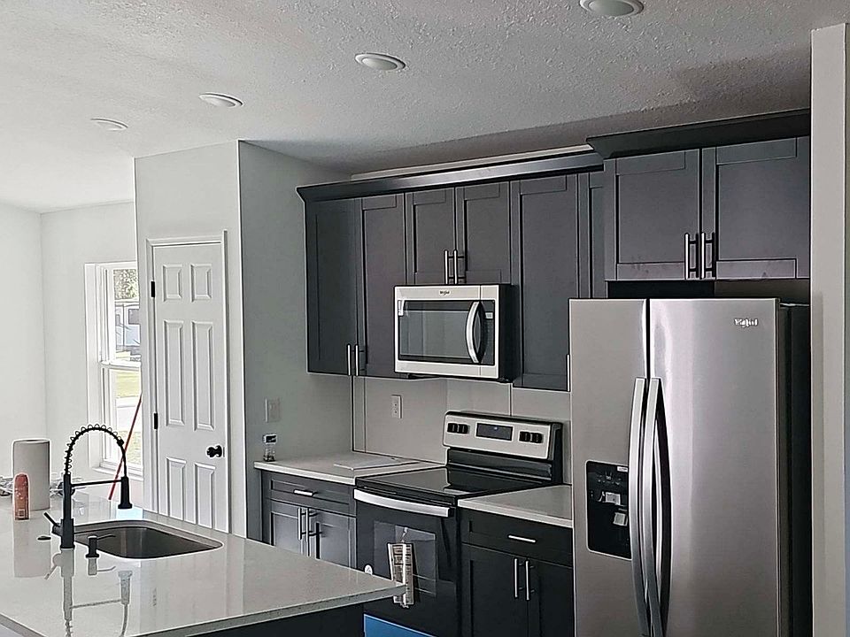 2nd image of 518 Lemon St