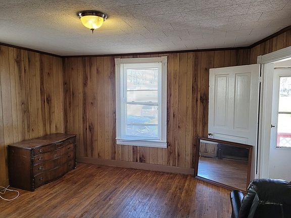 5th image of 34 Selma Ave