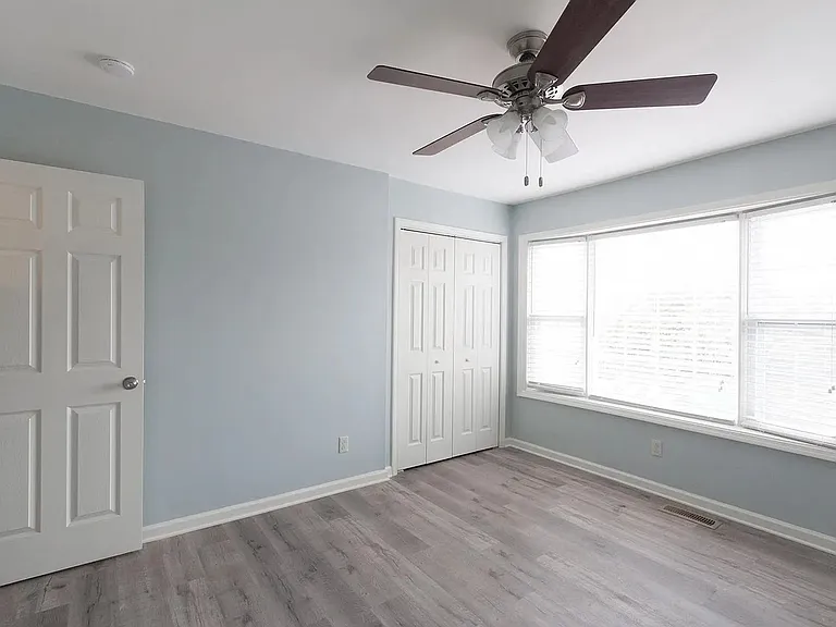 3000 Golden Rd #7 — Photo 24