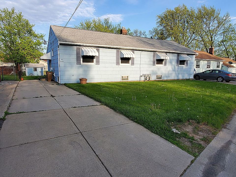 1st image of 5-5 Seven Rockleigh Dr
