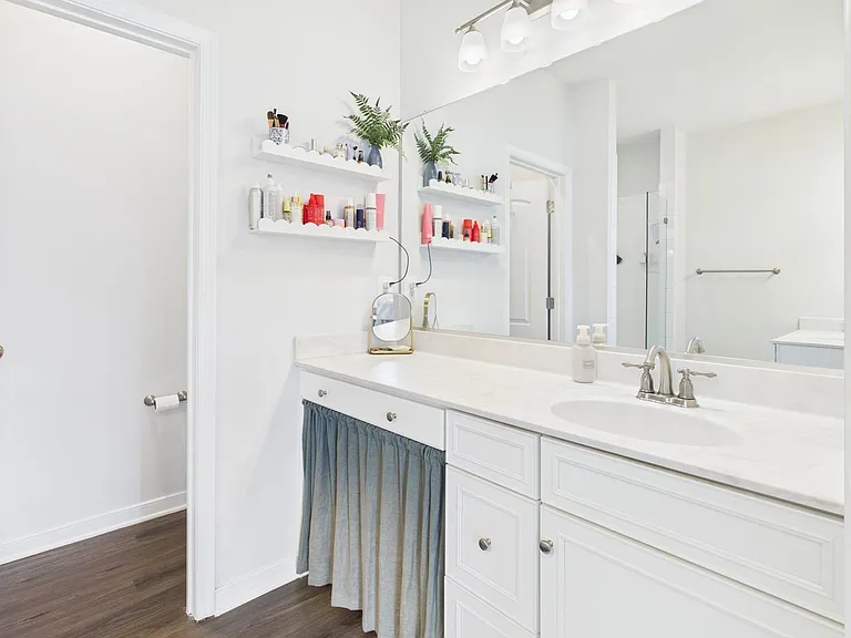 5931 Laurel Bed Ln #B — Photo 26