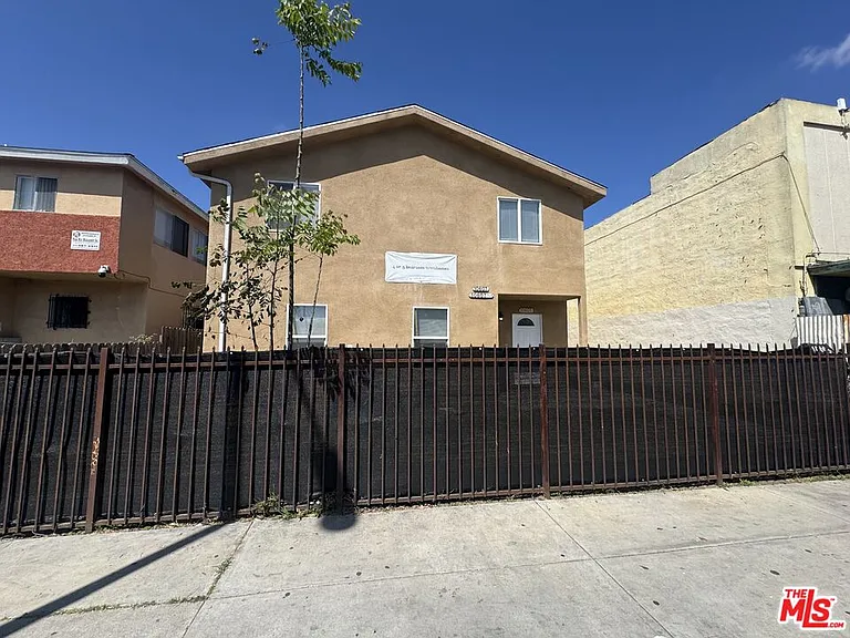 10605 Avalon Blvd — Photo 4