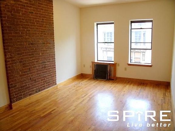 2nd image of 133 W 74th St APT 4B