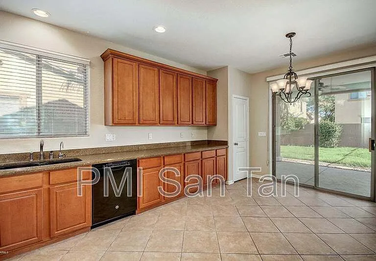 21319 E Alyssa Rd — Photo 4