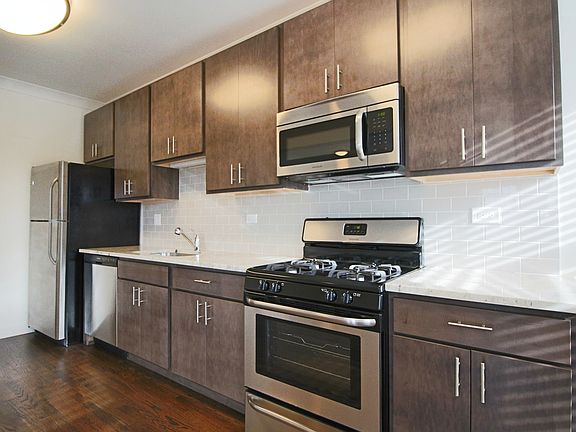 4th image of 5427 N Clark St Unit 3