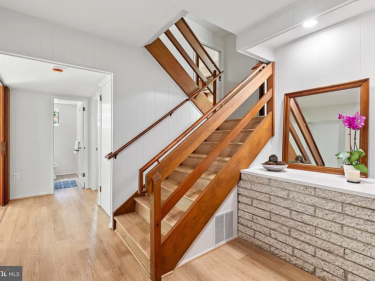 1222 Noyes Dr — Photo 12