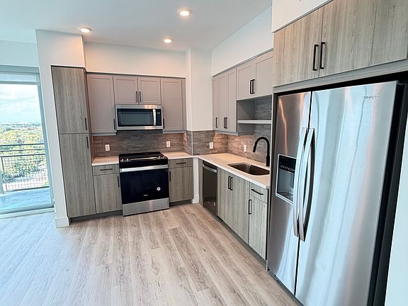 2nd image of 229 NW 30th St #B9
