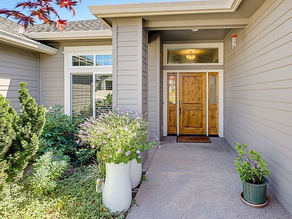 3rd image of 4002 Crystal Springs Dr