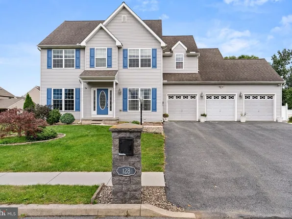 128 S Thistledown Dr, Palmyra, PA 17078
