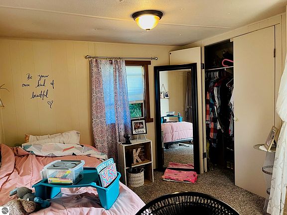 5th image of 5860 Northview Dr
