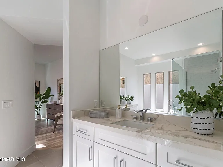 1175 Irwin Way — Photo 13