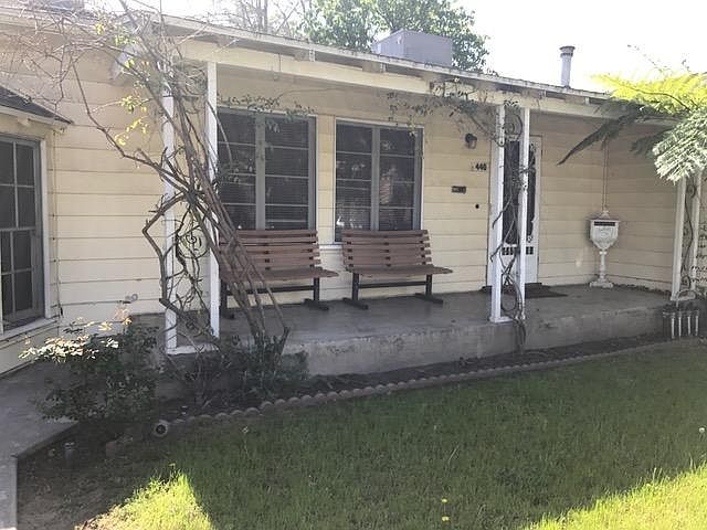 2nd image of 440 W Valencia Ave
