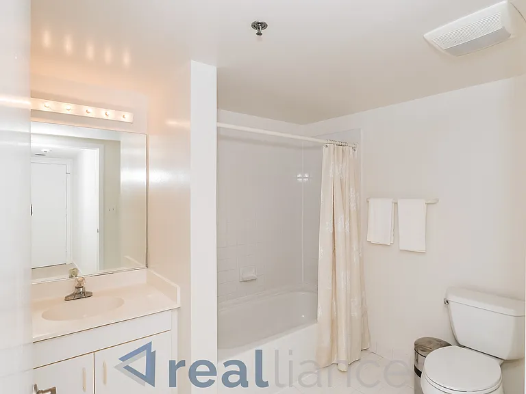 1275 25th St NW #602 — Photo 9