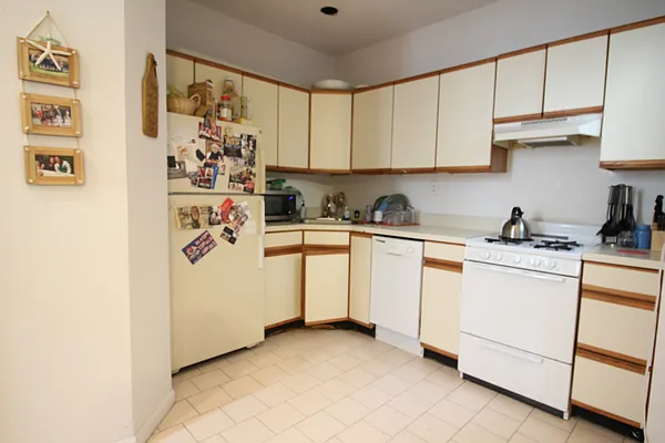 Rented by Keller Williams NYC | media 25