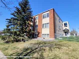 15940 109th Ave NW #2, Edmonton, AB T5P 1B7