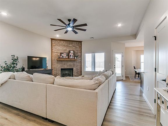 4th image of 4526 Red Bird Rd