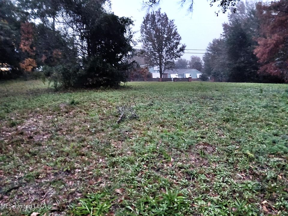 2nd image of Magnolia St