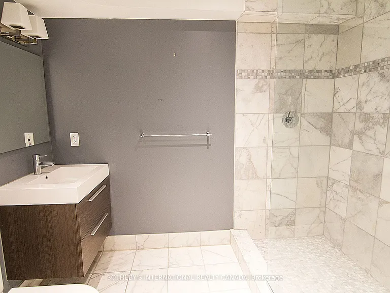 900 Manning Ave #MAIN — Photo 21