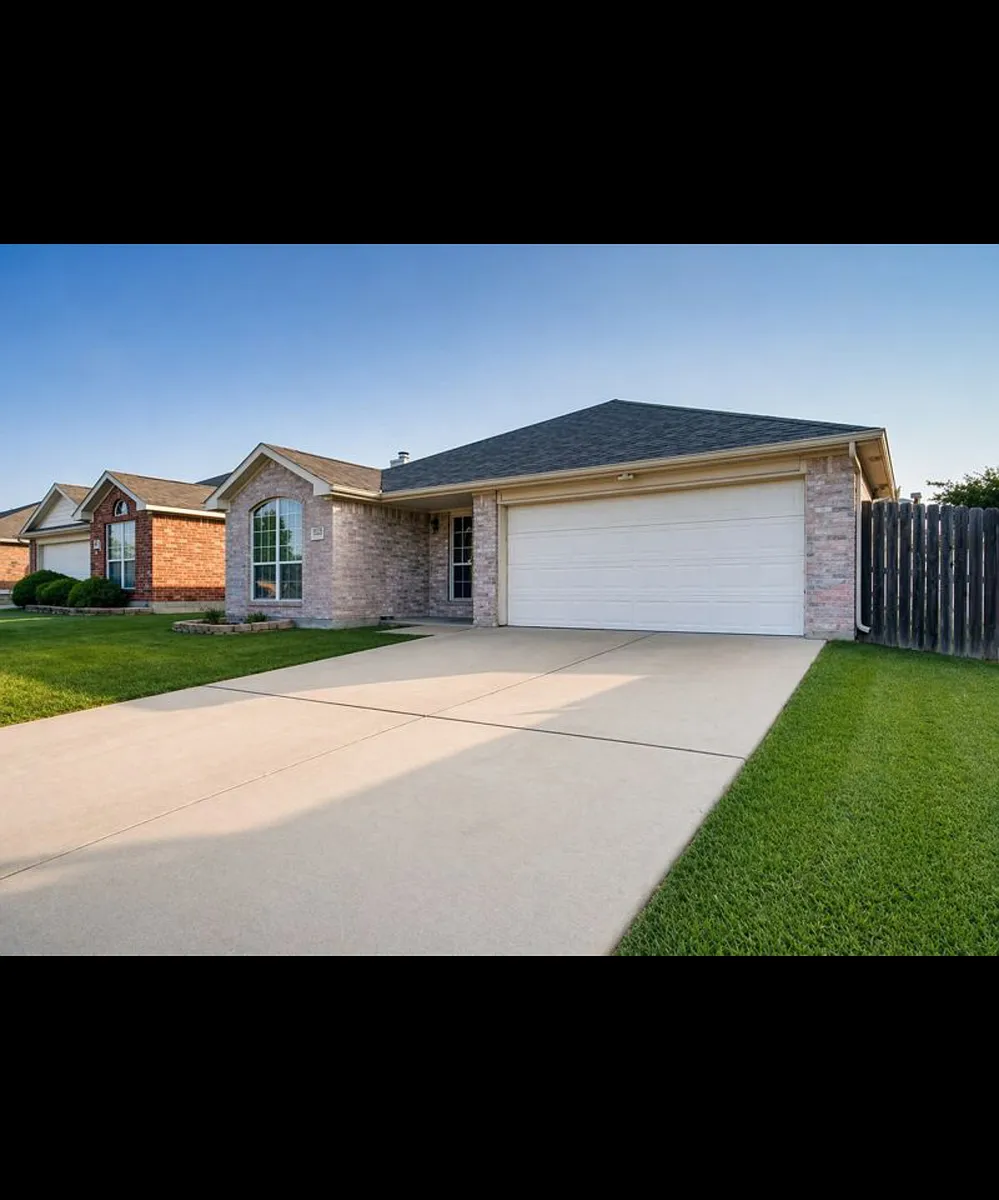 Building Photo - 1020 Maria Dr