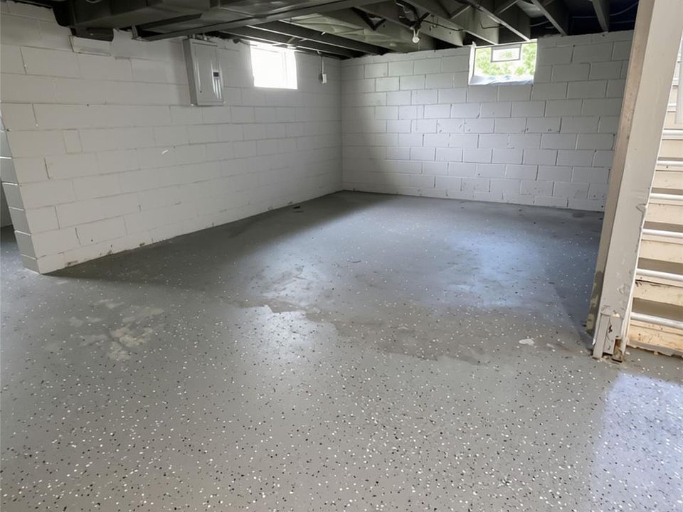 18051 Stansbury St, photo 22