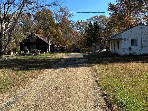 5th image of 16122 Thoroughfare Rd