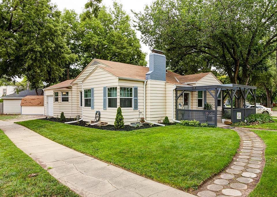 1st image of 1311 Highland Cir