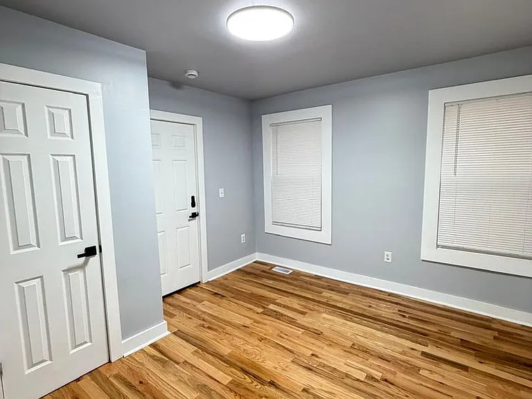 40 Walnut — Photo 8
