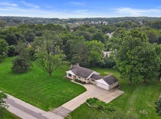 15665 Brentwood Dr, Brookfield, WI 53005