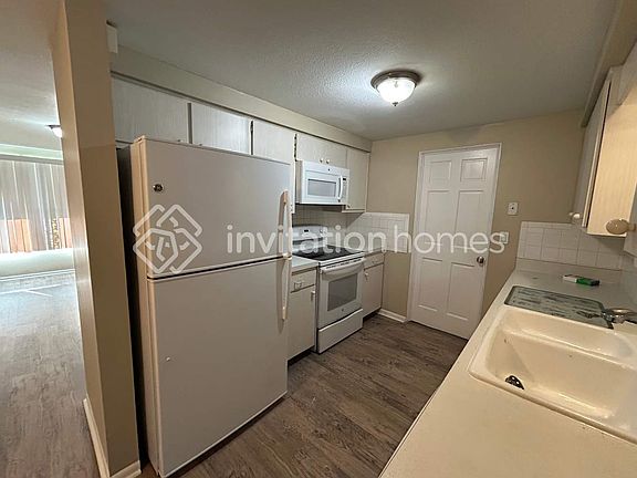 4th image of 4035 San Luis Dr