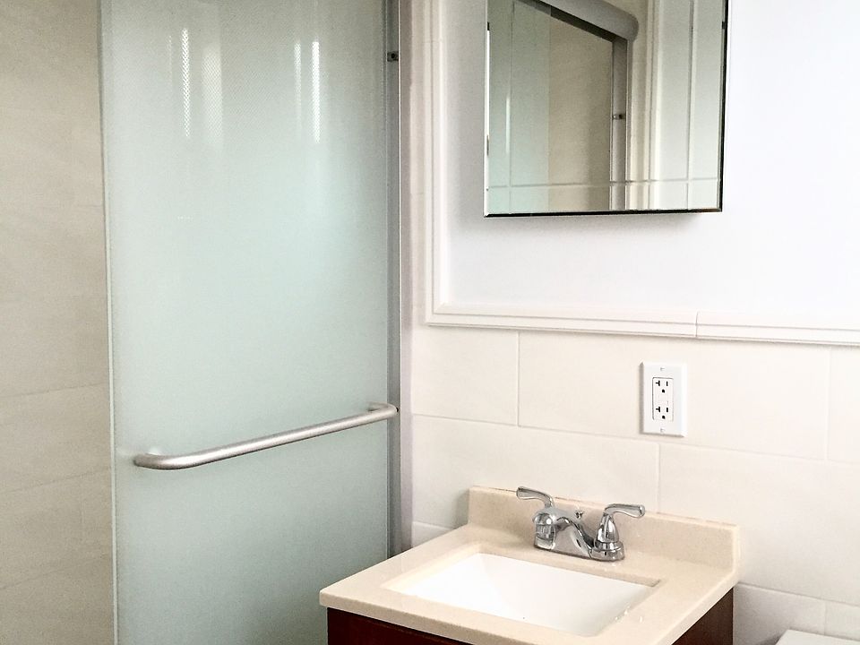 1st image of 2325 35th St