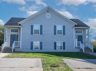 200-202 N Crest Dr, Raymore, MO 64083