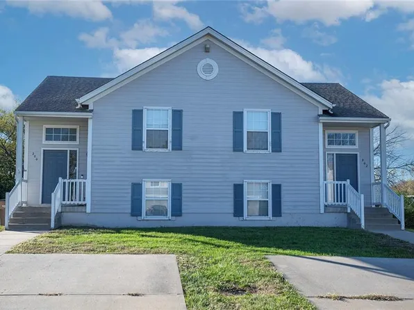 200-202 N Crest Dr, Raymore, MO 64083