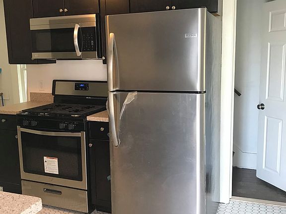 5th image of 27 Livingston St APT 3
