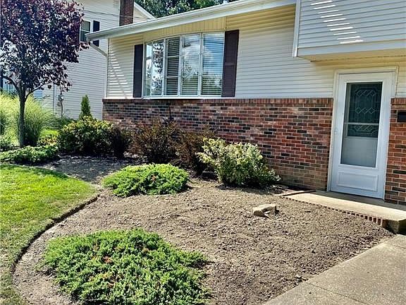 2nd image of 9426 Hyde Park Dr