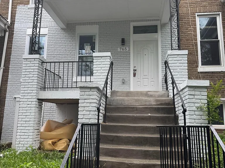 765 Princeton Pl NW — Photo 1