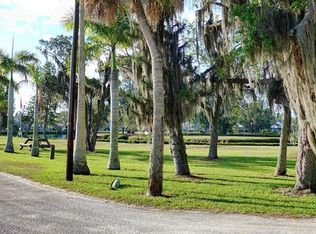 61 Seminole Dr, Bradenton, FL 34208