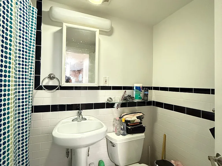 15 Euston Rd #24 — Photo 5