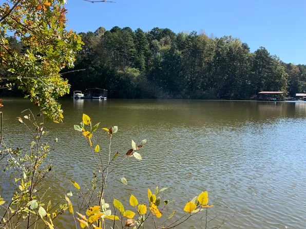 695 Lake Harbor Trl, Martin, GA 30557