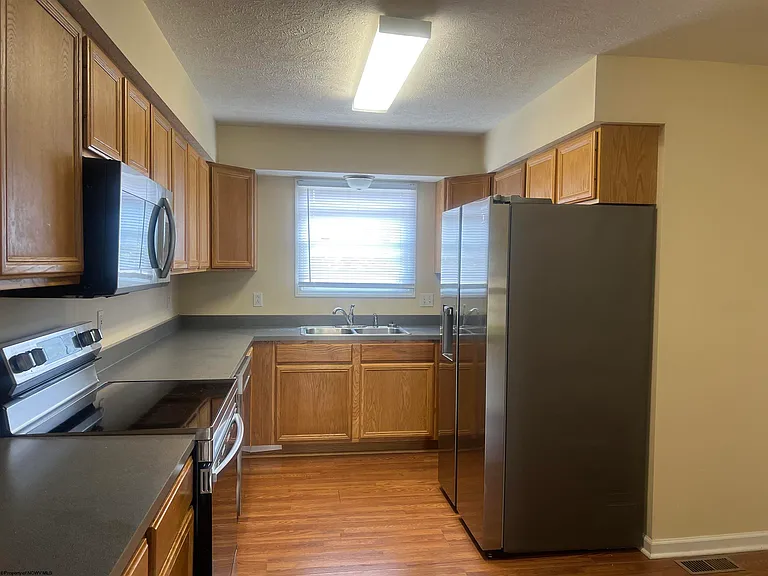 206 Stonegate Cir — Photo 8